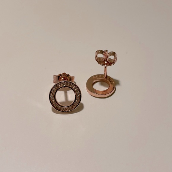 FASHION EARRINGS | Rose Gold Tone Circular Studs | NWOT - Picture 5 of 8